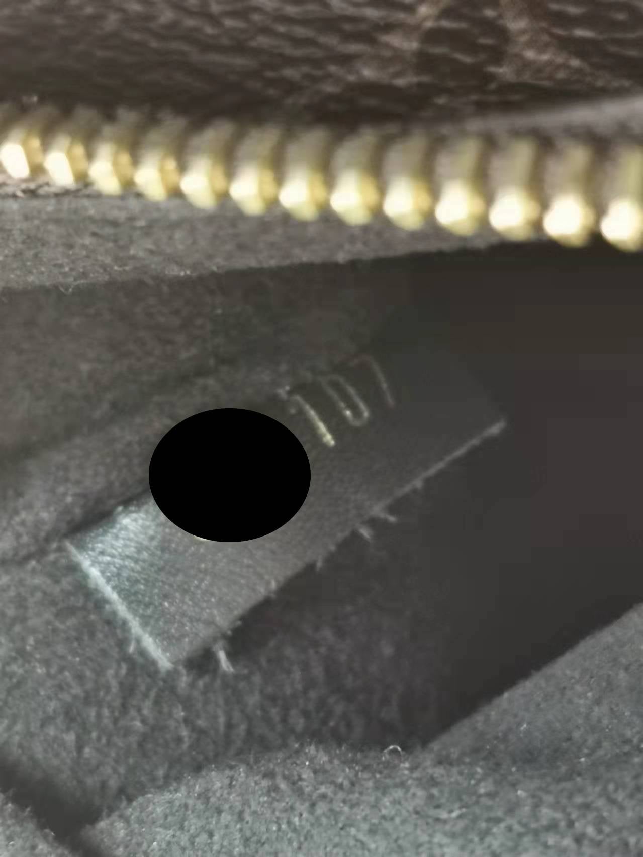 LOUIS VUITTON NEONOE MONOGRAM GHW
