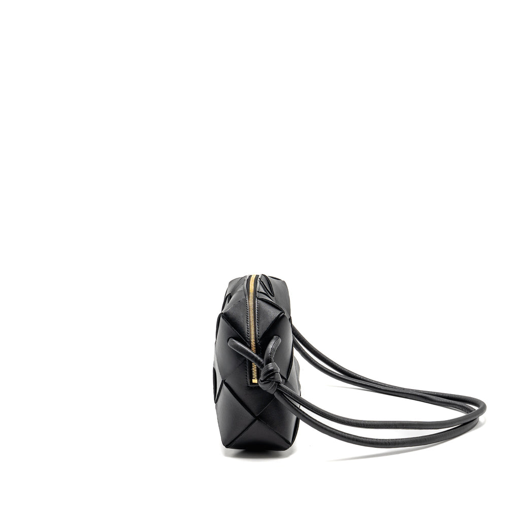 BOTTEGA VENETA CASSETTE CAMERA BAG SMOOTH INTRECCIO LEATHER BLACK GHW
