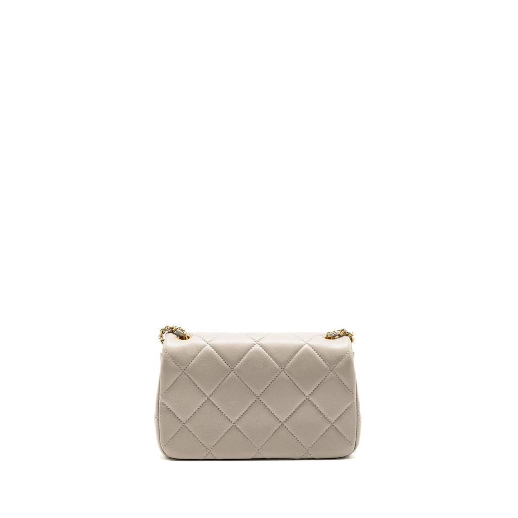 Chanel 24s pearl adjustable chain rectangular flap bag lambskin light grey GHW (microchip)