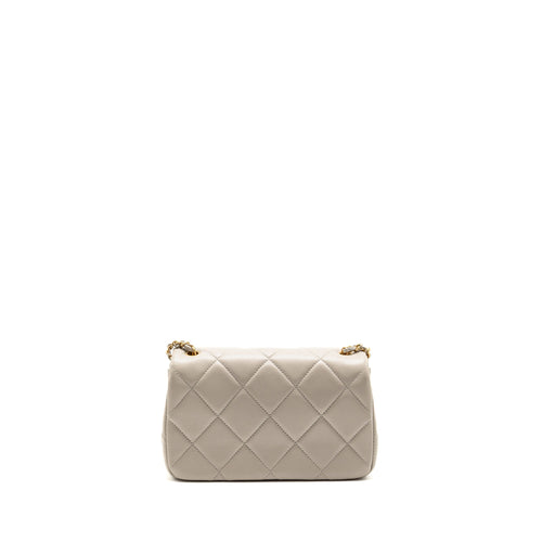 Chanel 24s pearl adjustable chain rectangular flap bag lambskin light grey GHW (microchip)