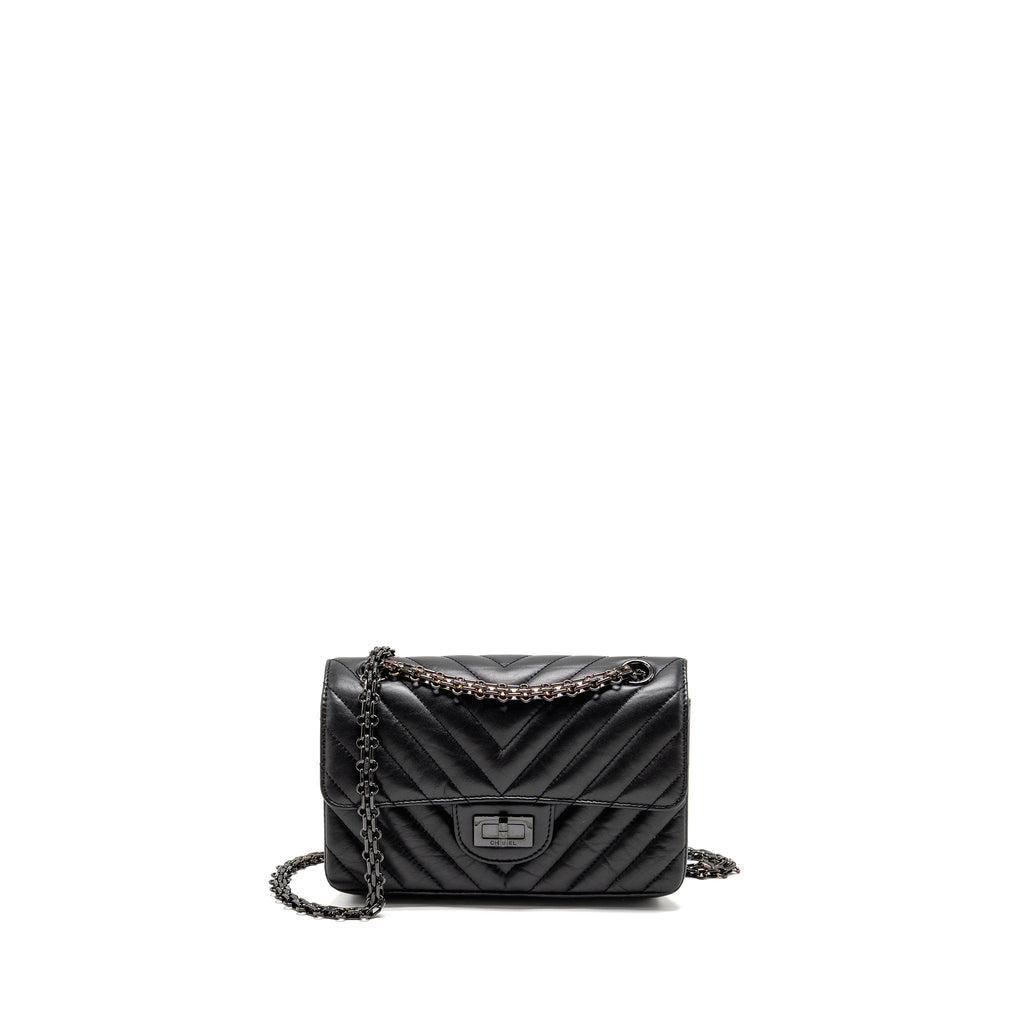 CHANEL MINI 2.55 REISSUE FLAP BAG CHEVRON AGED CALFSKIN SO BLACK