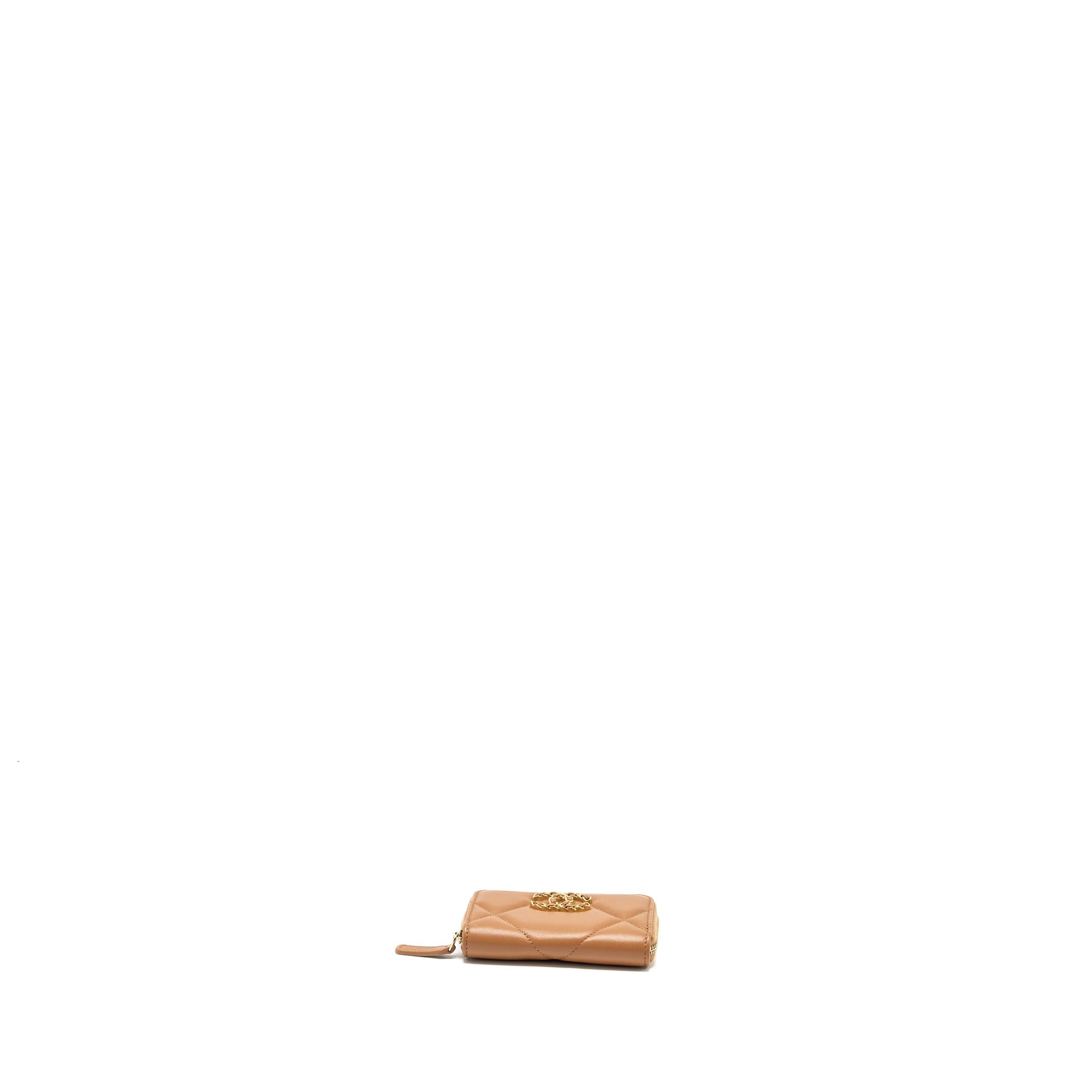 CHANEL 19 ZIP CARD HOLDER LAMBSKIN BEIGE GHW (MICROCHIP)