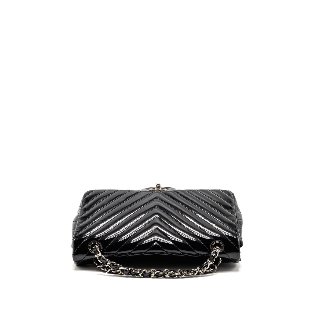 CHANEL CHEVRON JUMBO SINGLE FLAP BAG PATENT BLACK SHW