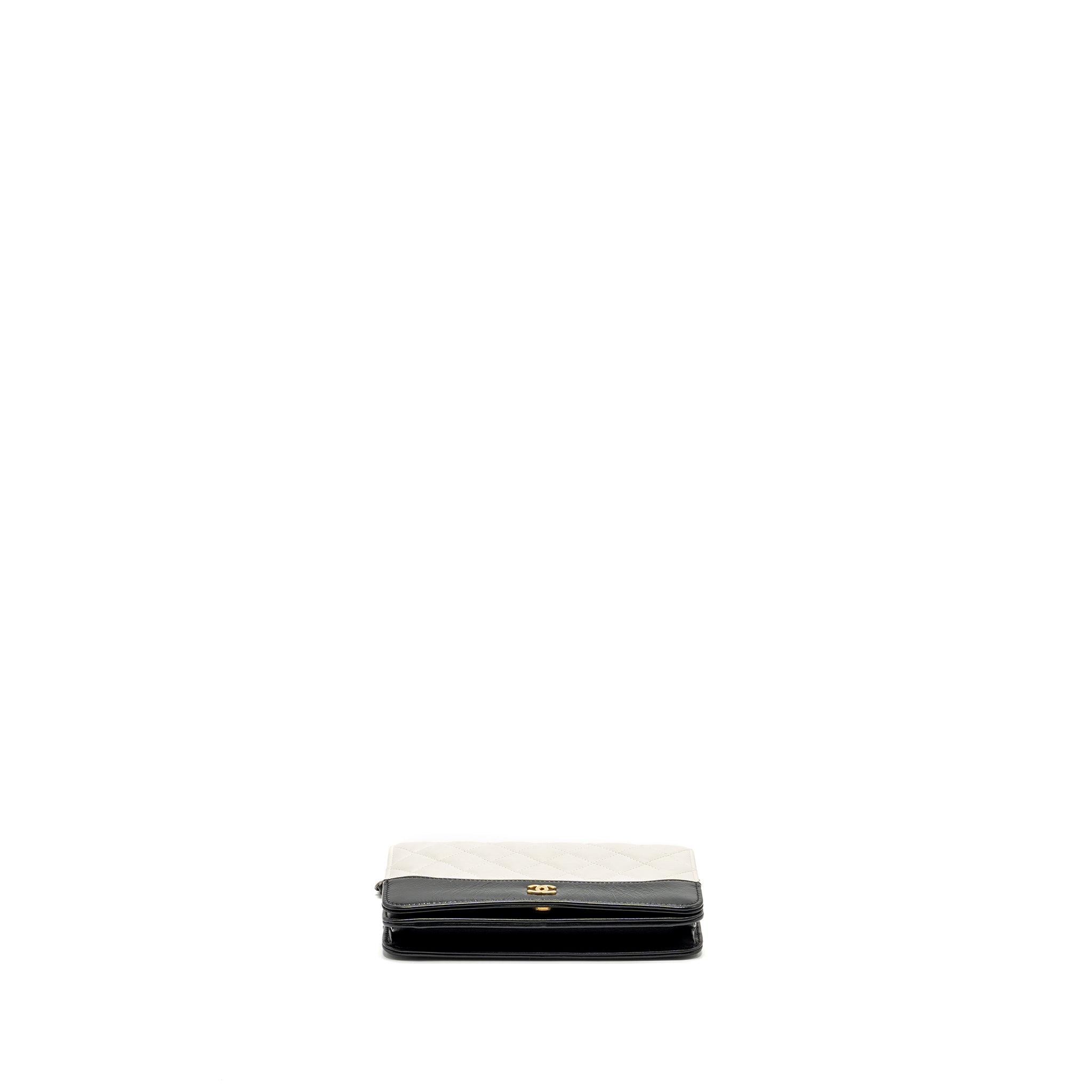CHANEL GABRIELLE WALLET ON CHAIN CALFSKIN WHITE / BLACK MULTICOLOUR HARDWARE