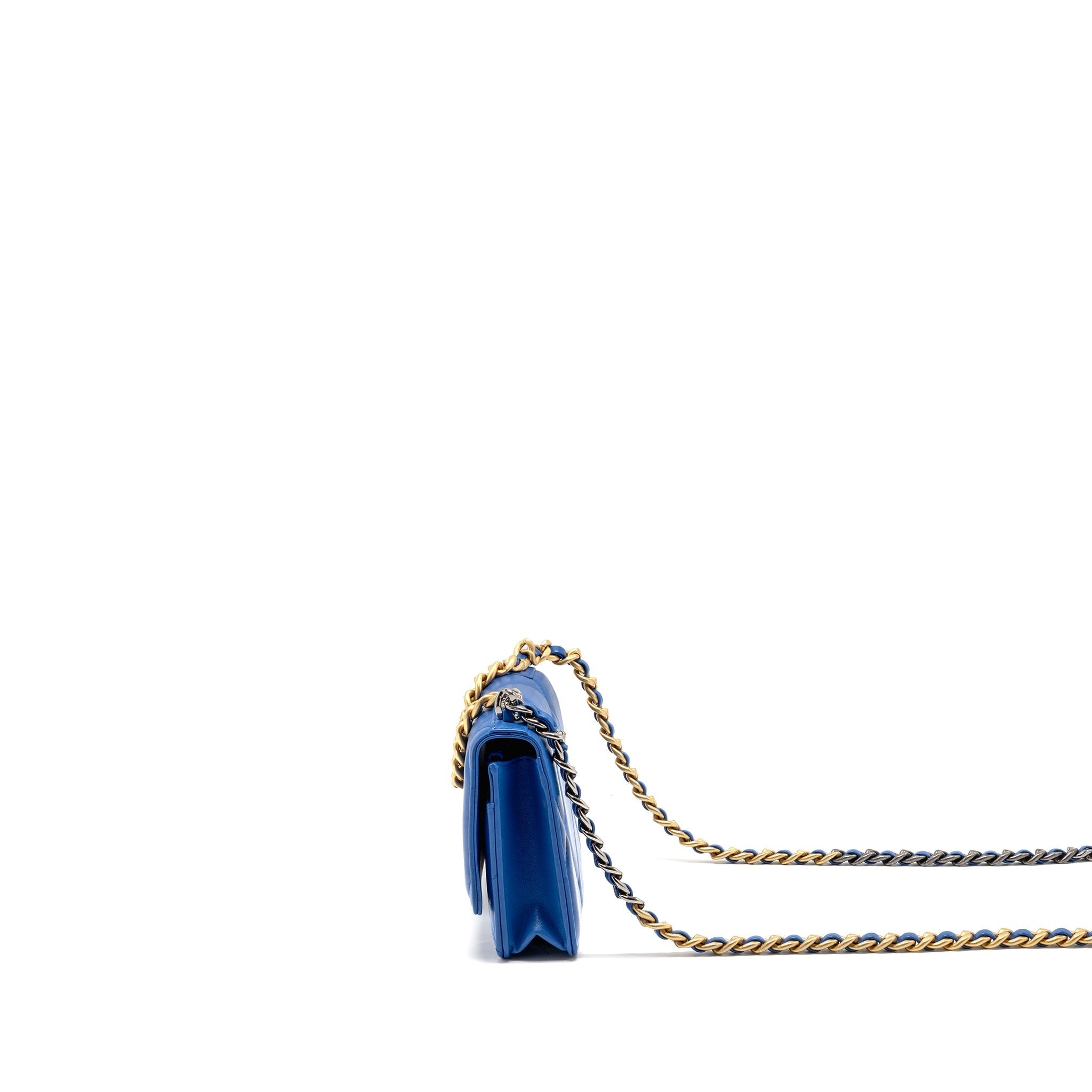CHANEL 19 WALLET ON CHAIN LAMBSKIN BLUE MULTICOLOUR HARDWARE