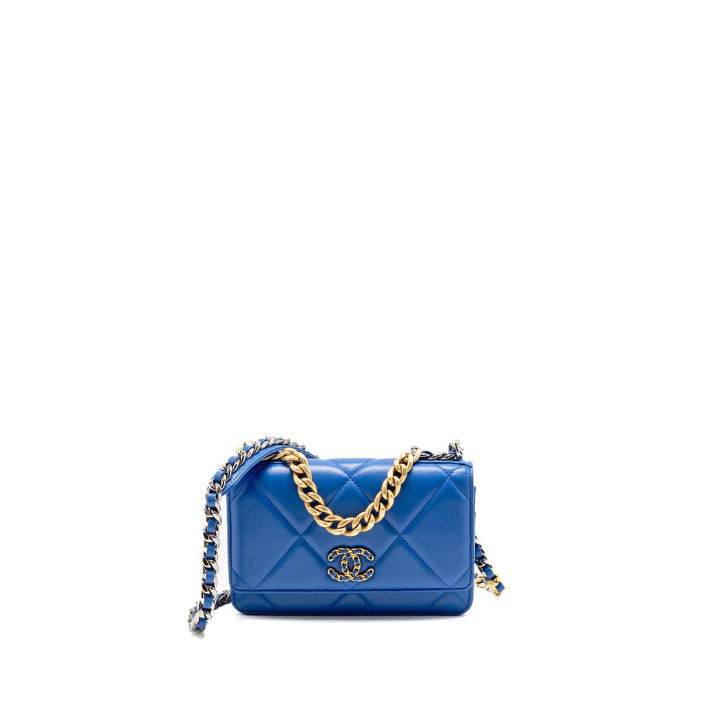 CHANEL 19 WALLET ON CHAIN LAMBSKIN BLUE MULTICOLOUR HARDWARE