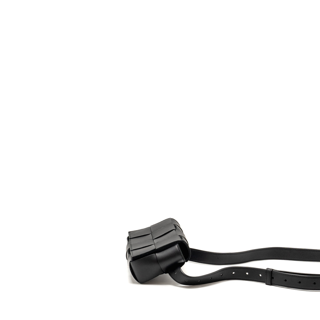 BOTTEGA VENETA CASSETTE BELT BAG CALFSKIN BLACK GHW