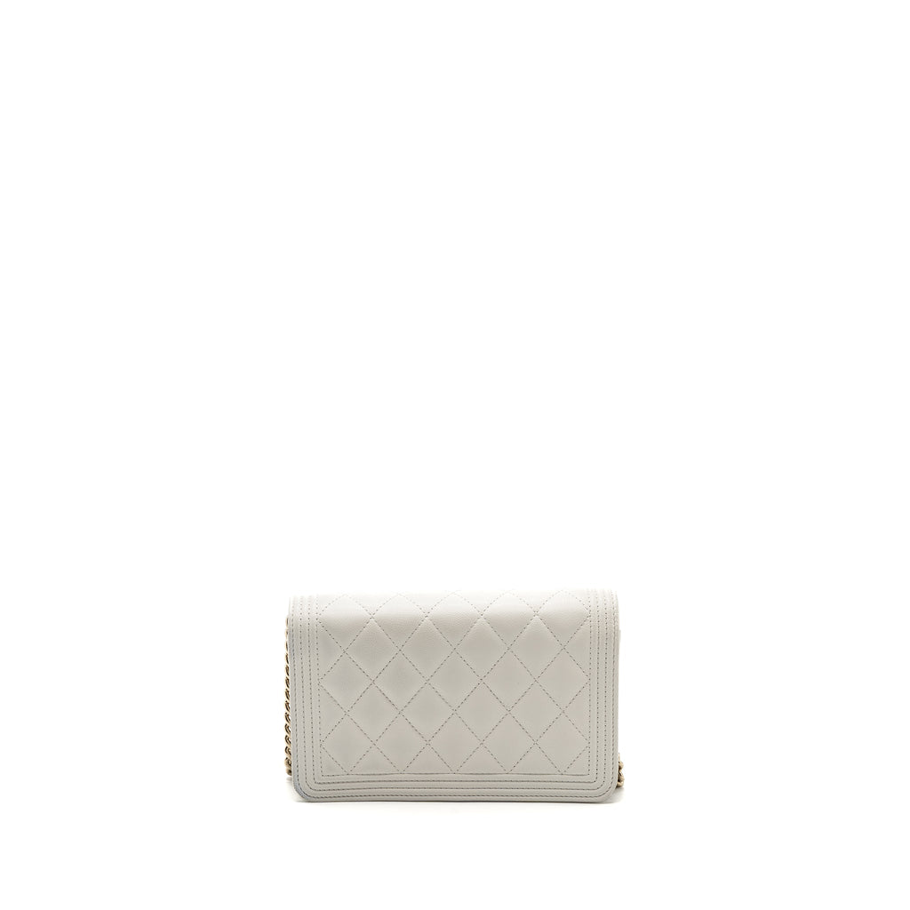 CHANEL BOY WALLET ON CHAIN CAVIAR WHITE LGHW (MICROCHIP)