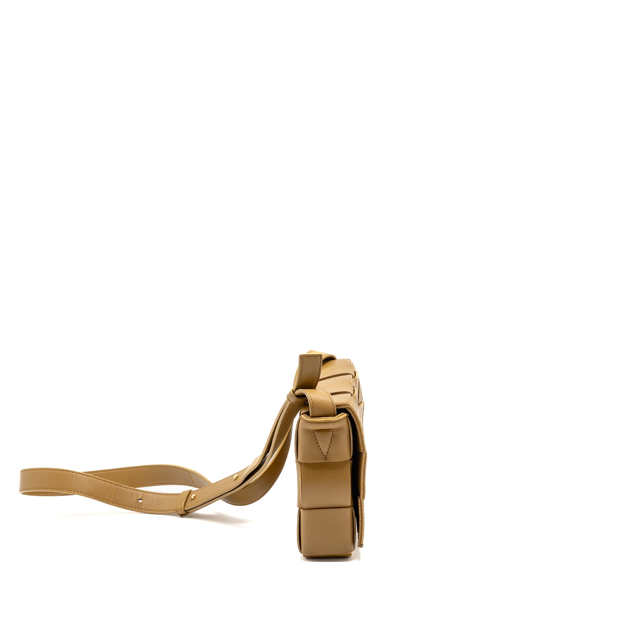 BOTTEGA VENETA SMALL CASSETTE BAG LAMBSKIN CARAMEL GHW
