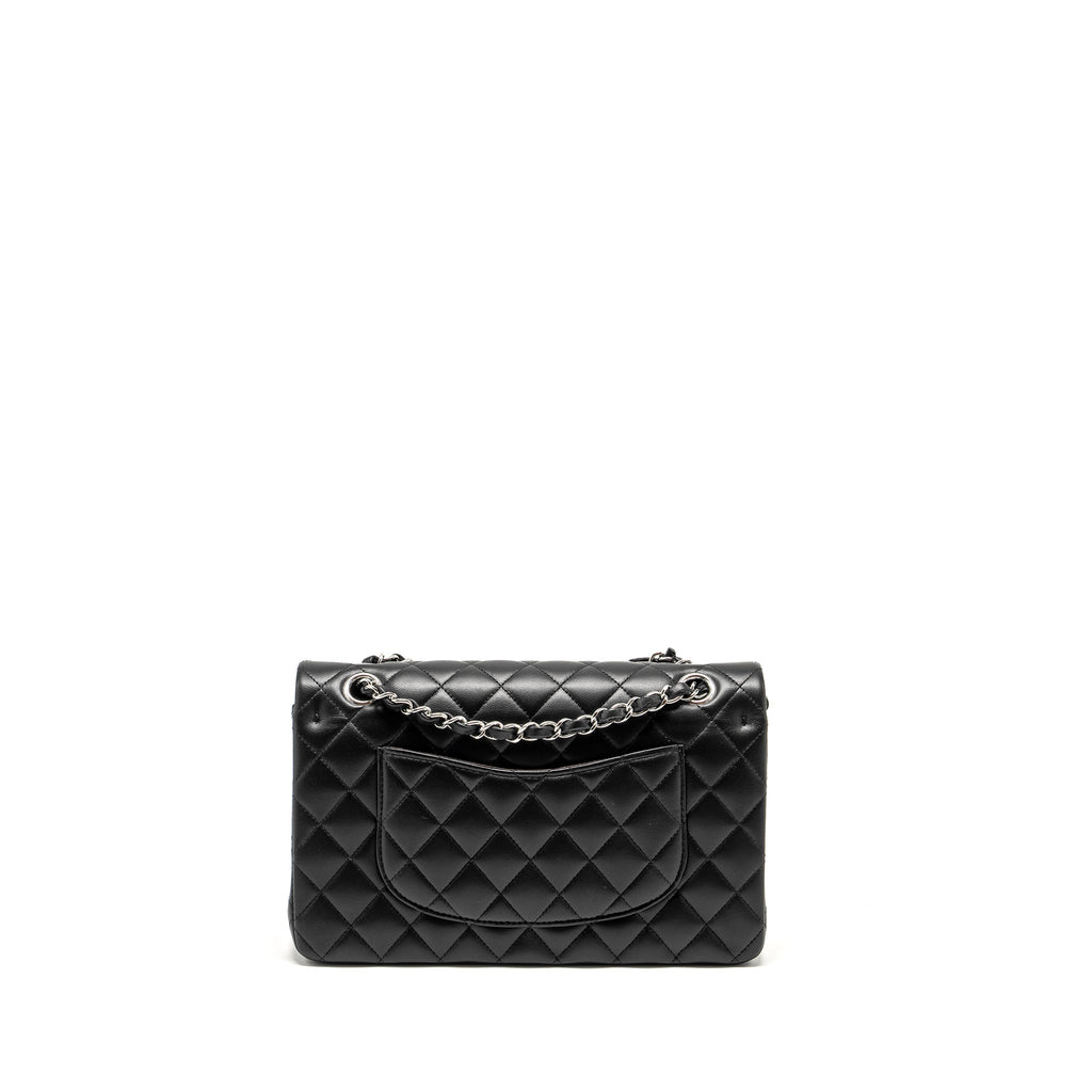 CHANEL MEDIUM CLASSIC DOUBLE FLAP BAG LAMBSKIN BLACK SHW (MICROCHIP)