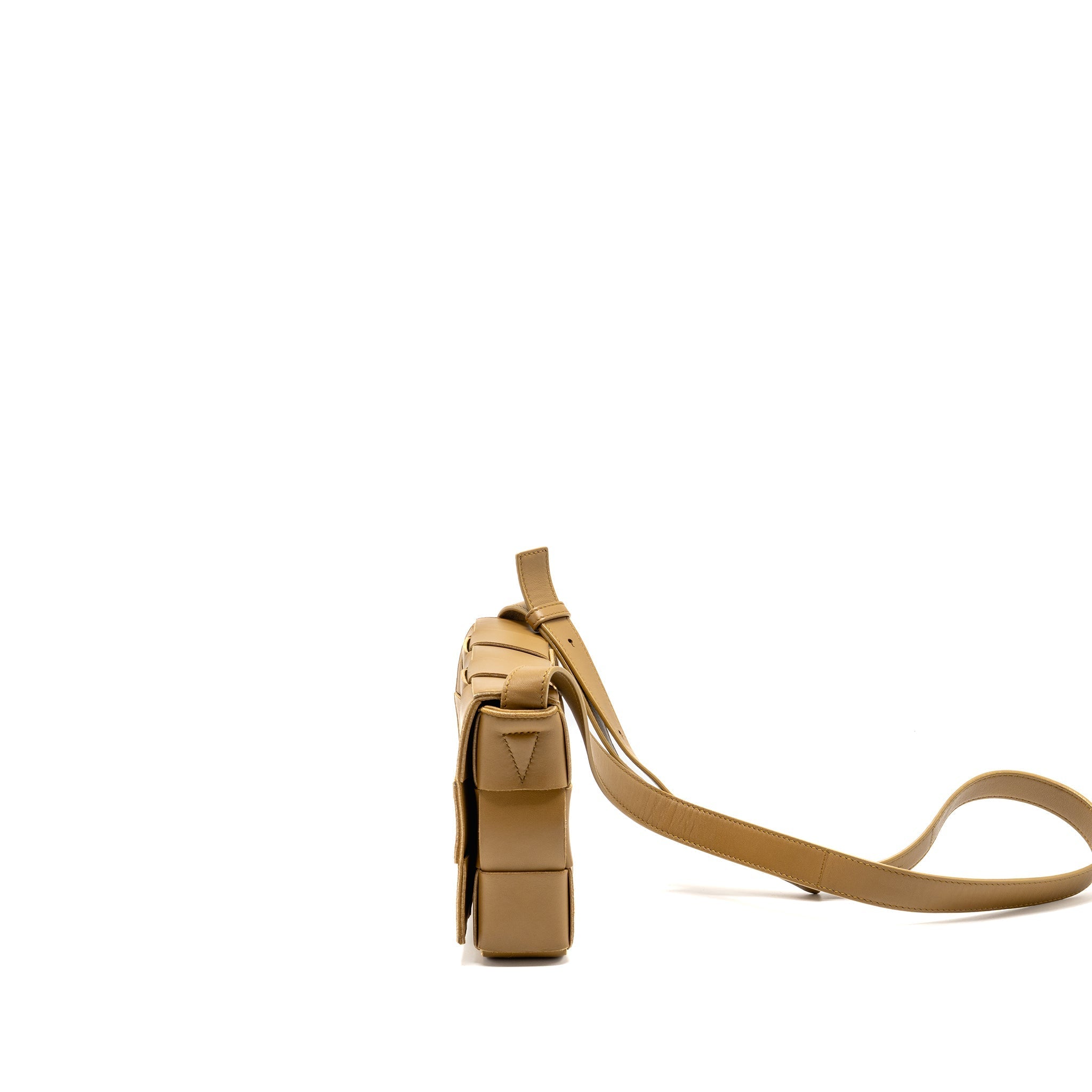 BOTTEGA VENETA SMALL CASSETTE BAG LAMBSKIN CARAMEL GHW