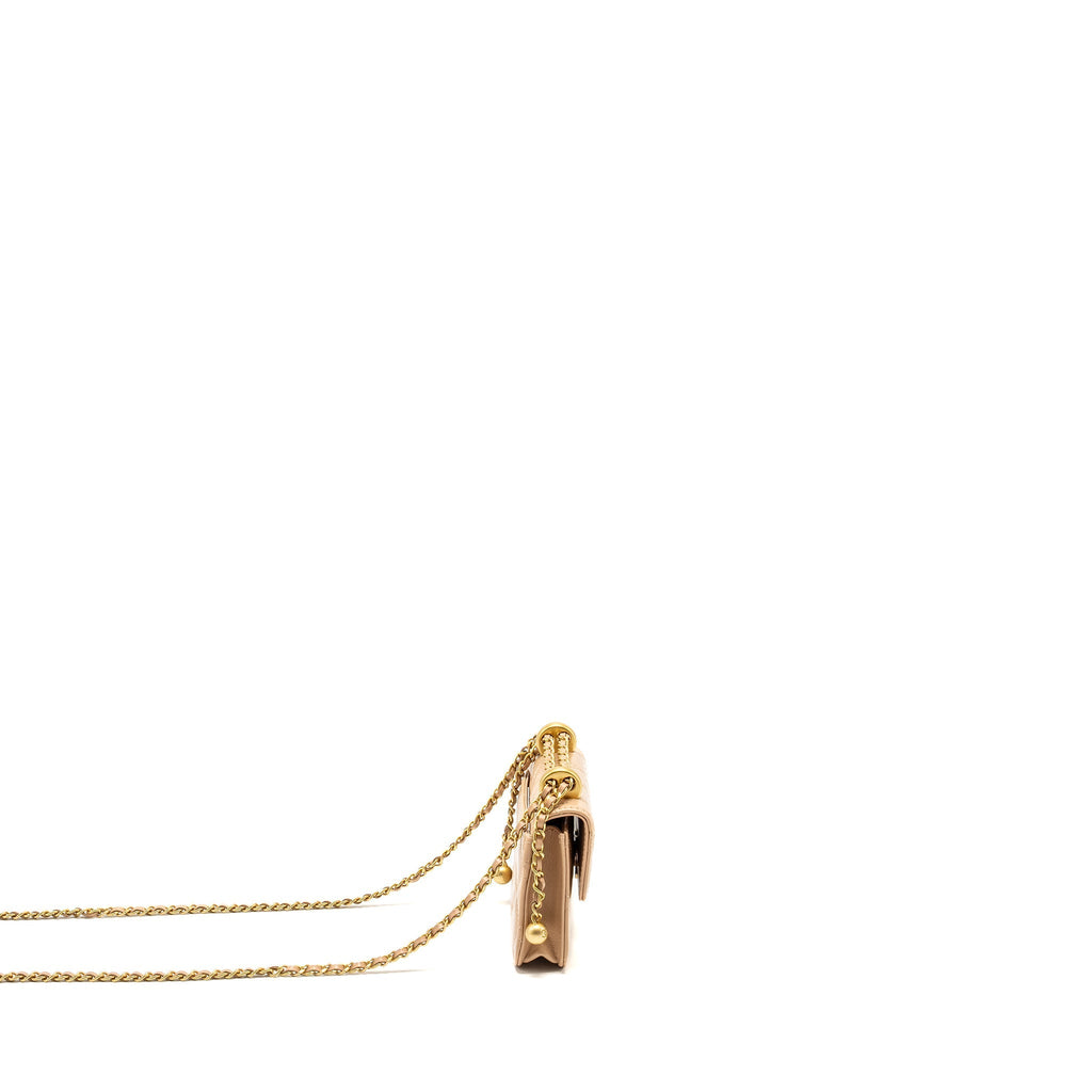 CHANEL 21A GOLD CRUSH MINI FLAP CLUTCH WITH ADJUSTABLE CHAIN CALFSKIN BEIGE GHW