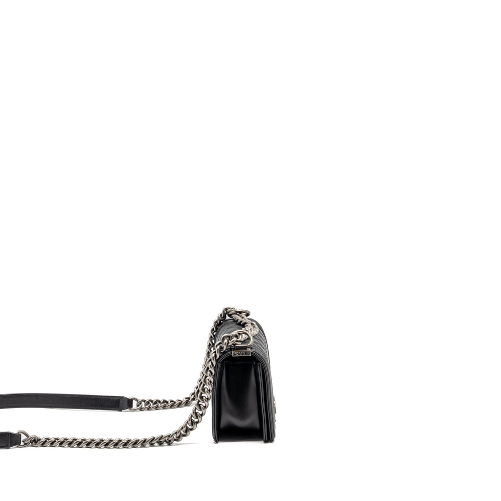 CHANEL SMALL BOY BAG CALFSKIN BLACK RUTHENIUM HARDWARE
