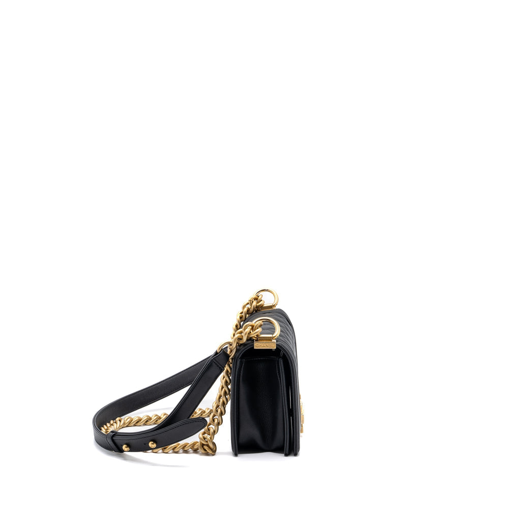 CHANEL SMALL BOY BAG CALFSKIN BLACK GHW