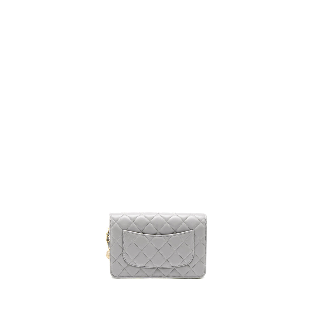 CHANEL PEARL CRUSH WALLET ON CHAIN LAMBSKIN LIGHT GREY BRUSHED GHW (MICROCHIP)