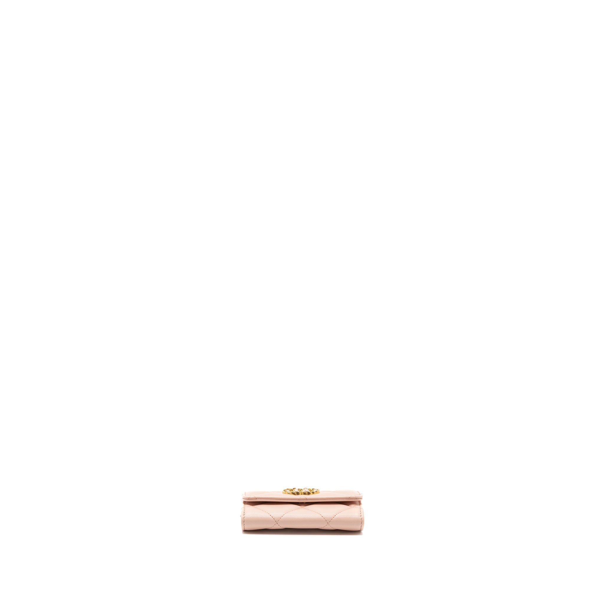 CHANEL 19 CARD HOLDER LAMBSKIN LIGHT PINK GHW (MICROCHIP)