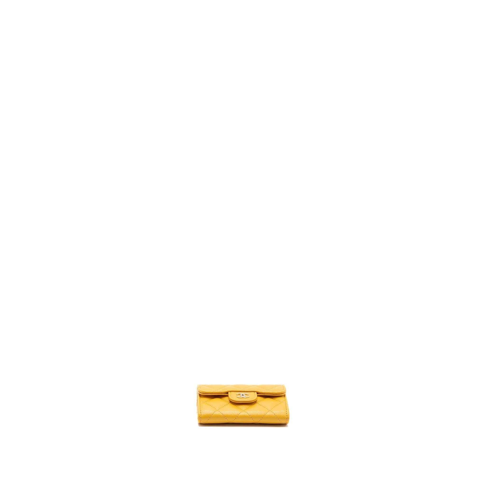 CHANEL CLASSIC FLAP CARD HOLDER CAVIAR YELLOW LGHW (MIRCOCHIP)
