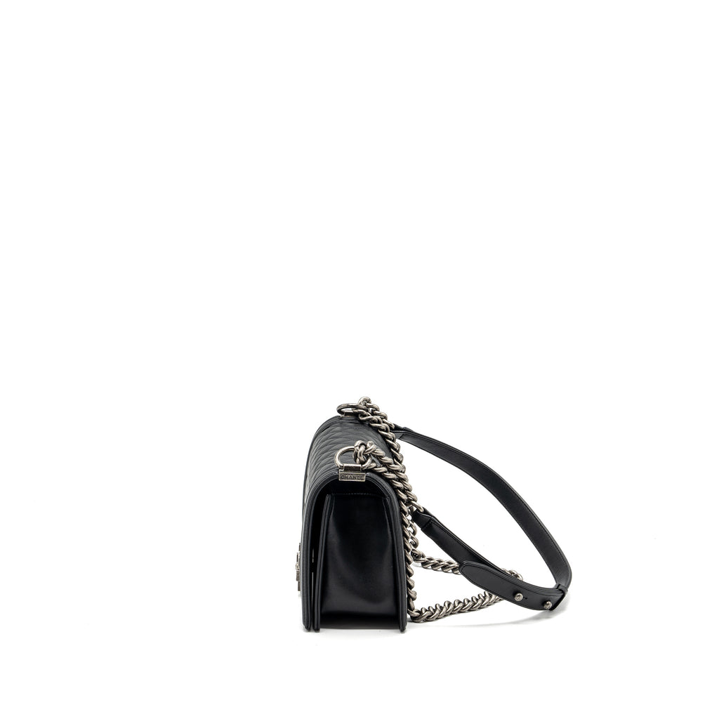 CHANEL MEDIUM BOY BAG LAMBSKIN BLACK RUTHENIUM HARDWARE