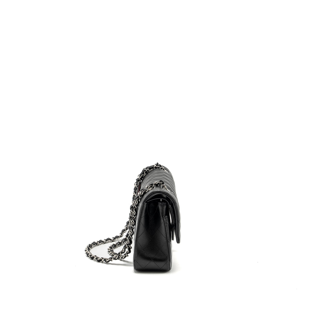 CHANEL MEDIUM CLASSIC DOUBLE FLAP BAG LAMBSKIN BLACK SHW (MICROCHIP)