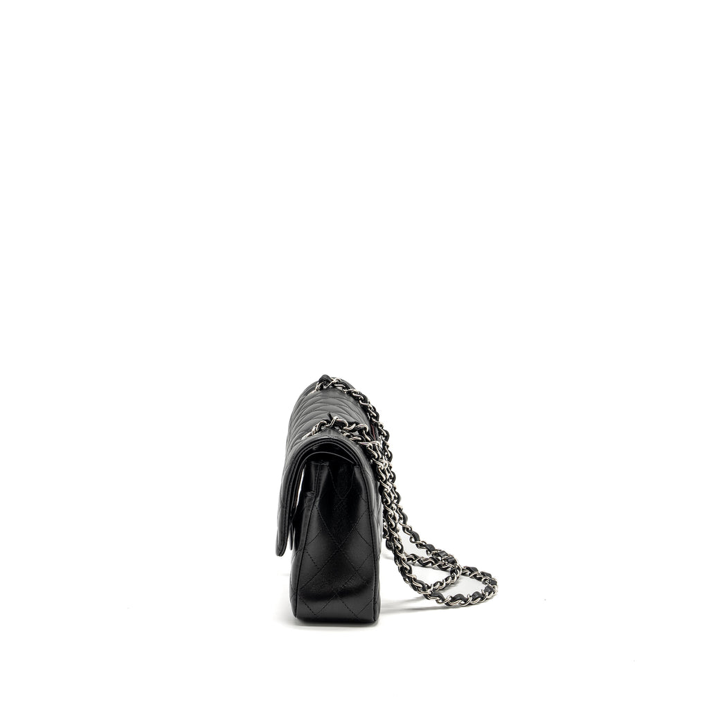 CHANEL MEDIUM CLASSIC DOUBLE FLAP BAG LAMBSKIN BLACK SHW (MICROCHIP)