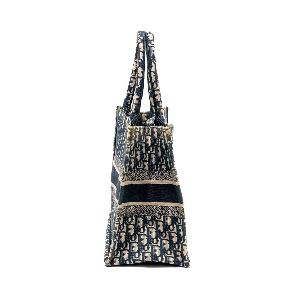 DIOR MEDIUM BOOK TOTE DIOR OBLIQUE EMBROIDERY BLUE
