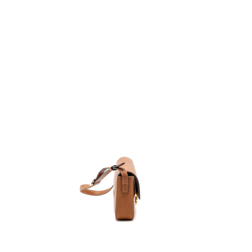 CELINE TRIOMPHE SHOULDER BAG NATURAL CALFSKIN TAN GHW