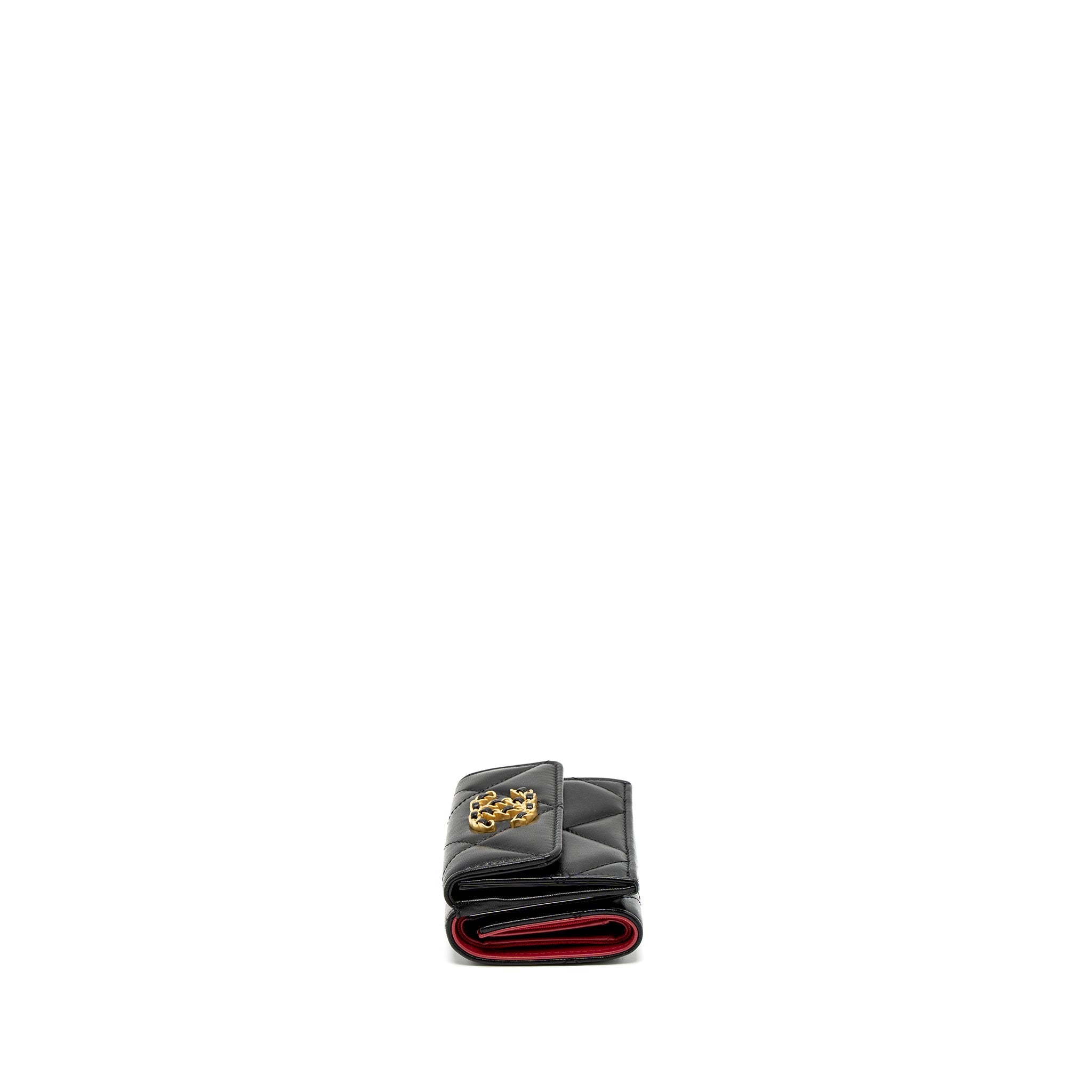 CHANEL 19 FLAP COMPACT WALLET LAMBSKIN BLACK GHW (MICROCHIP)