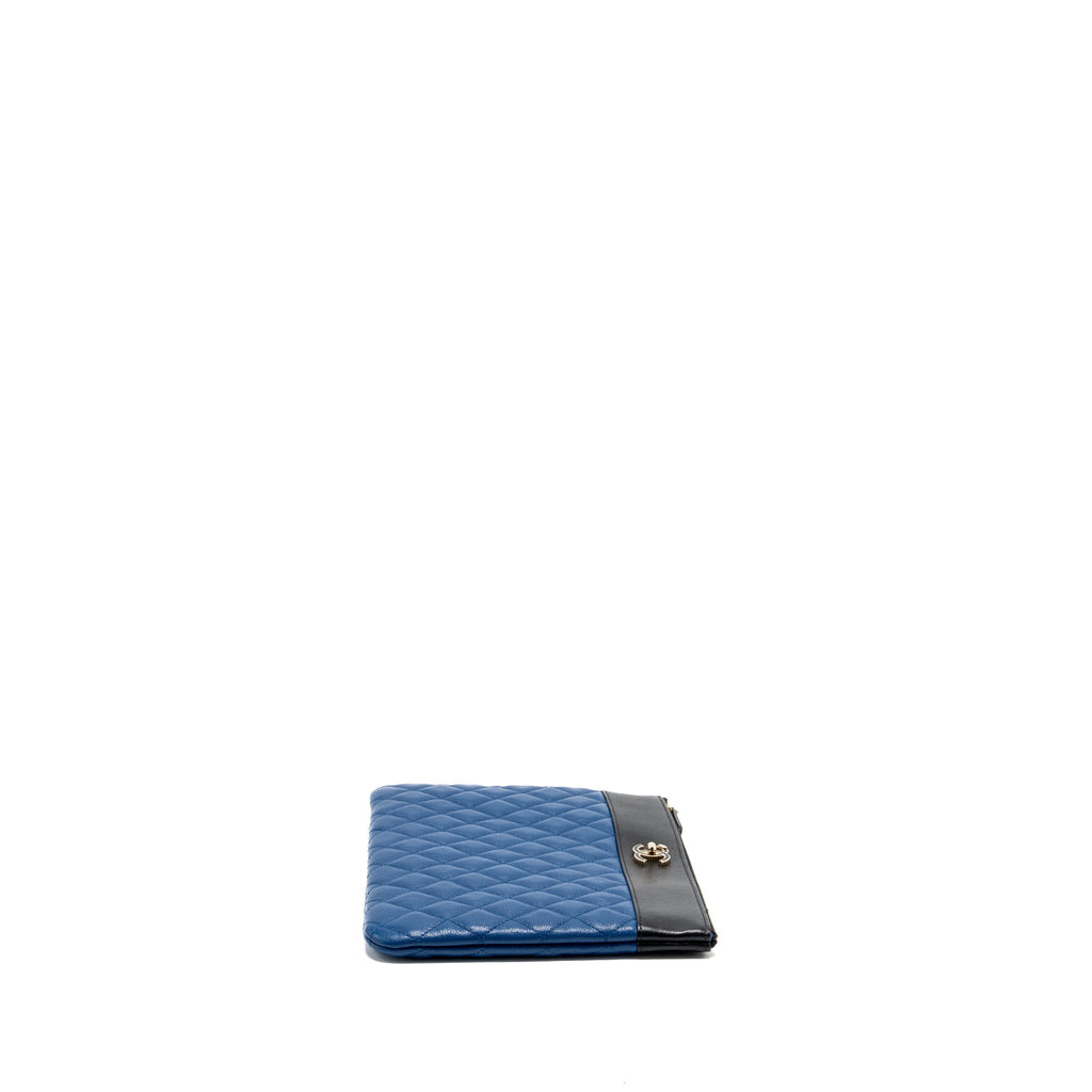 CHANEL CC LOGO QUILTED ZIP POUCH / CLUTCH SHINY SHEEPSKIN BLACK/ BLUE GHW