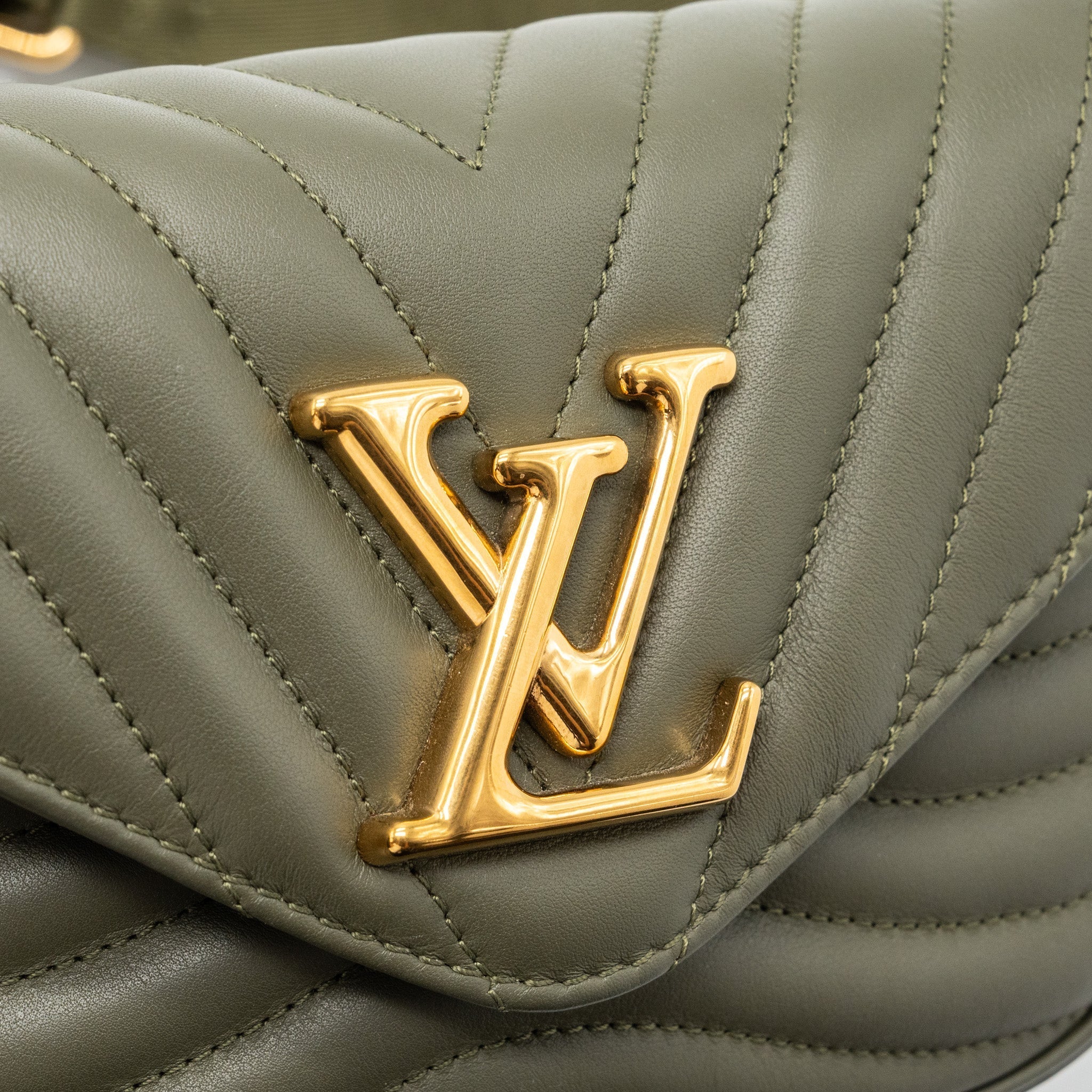 LOUIS VUITTON NEW WAVE MULTI POCHETTE CALFSKIN KAKI GREEN GHW