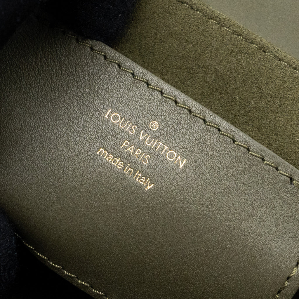 LOUIS VUITTON NEW WAVE MULTI POCHETTE CALFSKIN KAKI GREEN GHW