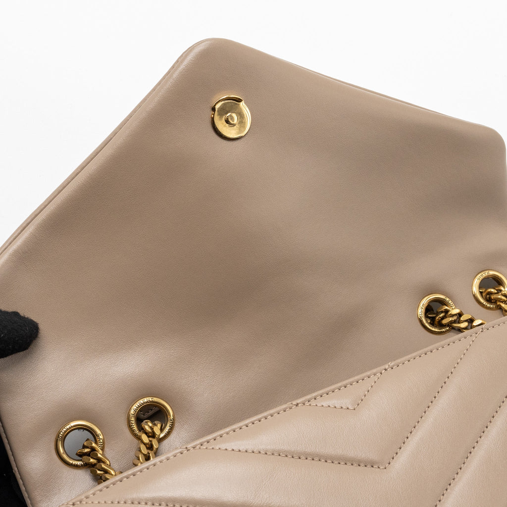 SAINT LAURENT MEDIUM LOULOU SHOULDER BAG BEIGE GHW