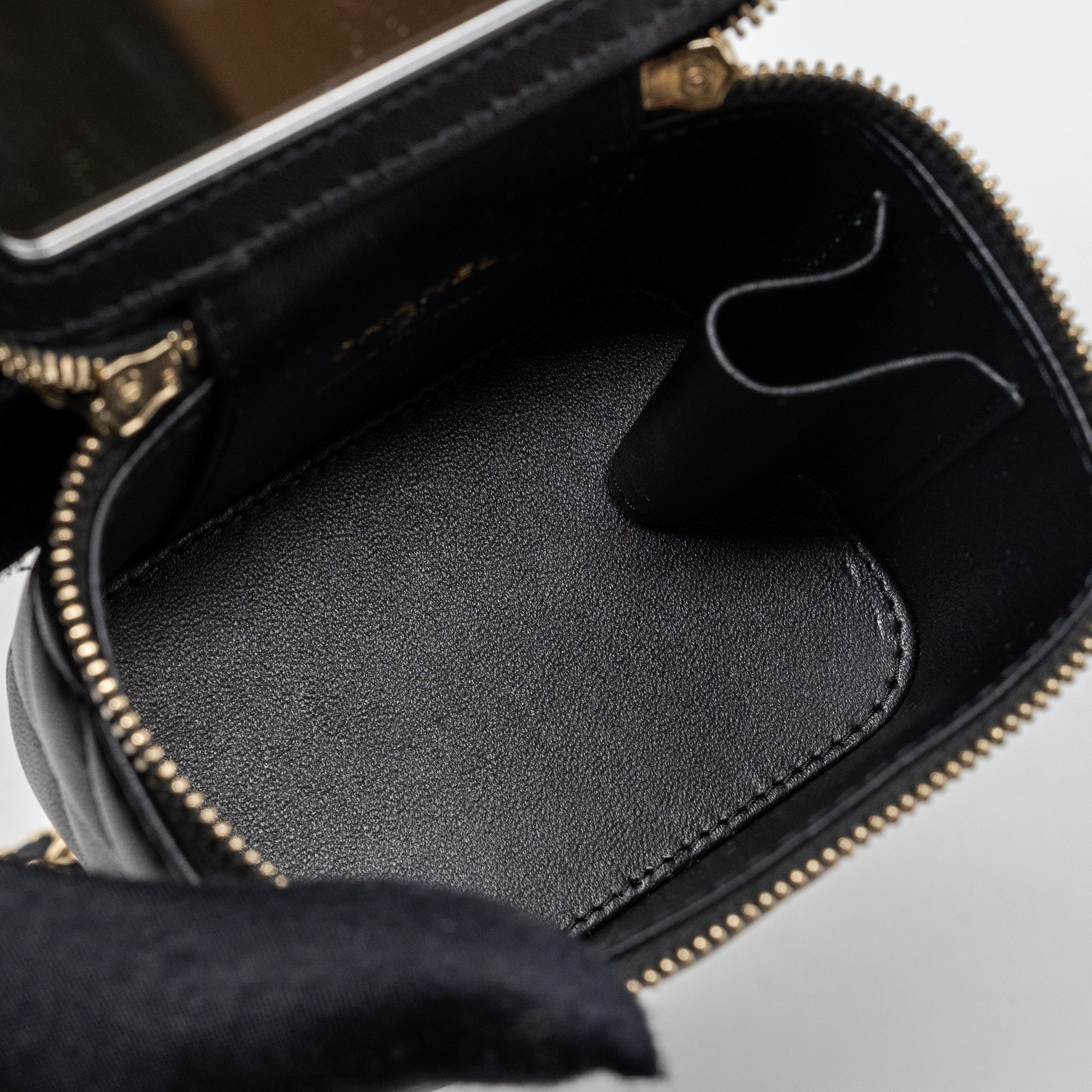 CHANEL TOP HANDLE MINI VANITY WITH CHAIN LAMBSKIN BLACK LGHW (MICROCHIP)