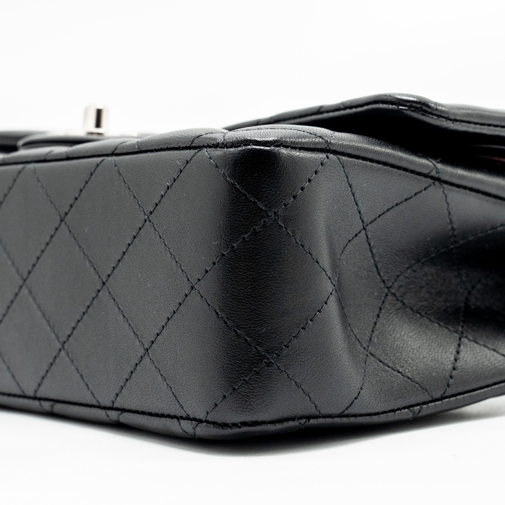 CHANEL MEDIUM CLASSIC DOUBLE FLAP BAG LAMBSKIN BLACK SHW (MICROCHIP)