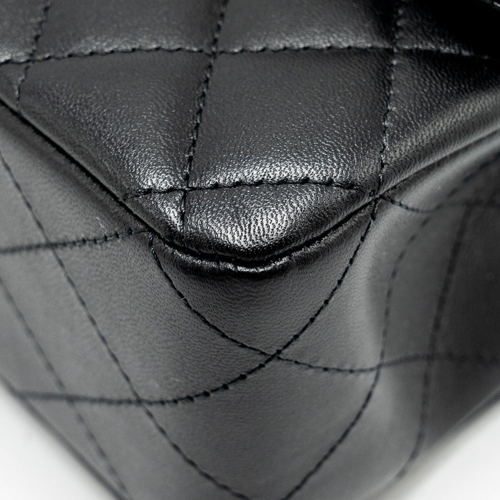 CHANEL MEDIUM CLASSIC DOUBLE FLAP BAG LAMBSKIN BLACK SHW (MICROCHIP)