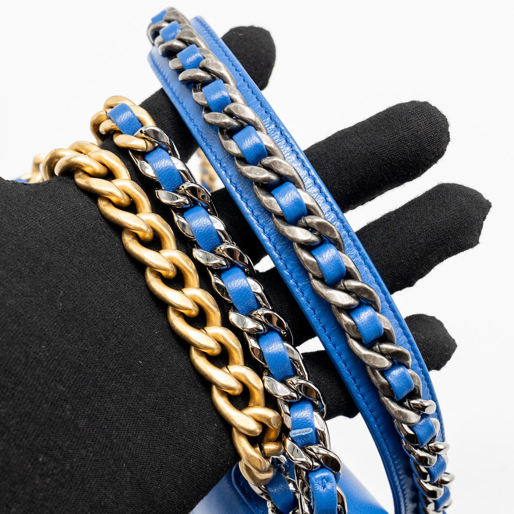 CHANEL 19 WALLET ON CHAIN LAMBSKIN BLUE MULTICOLOUR HARDWARE