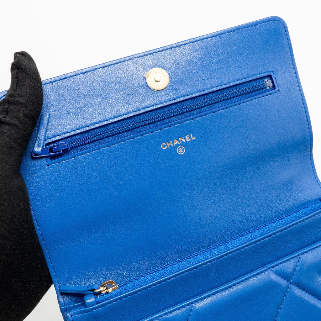 CHANEL 19 WALLET ON CHAIN LAMBSKIN BLUE MULTICOLOUR HARDWARE