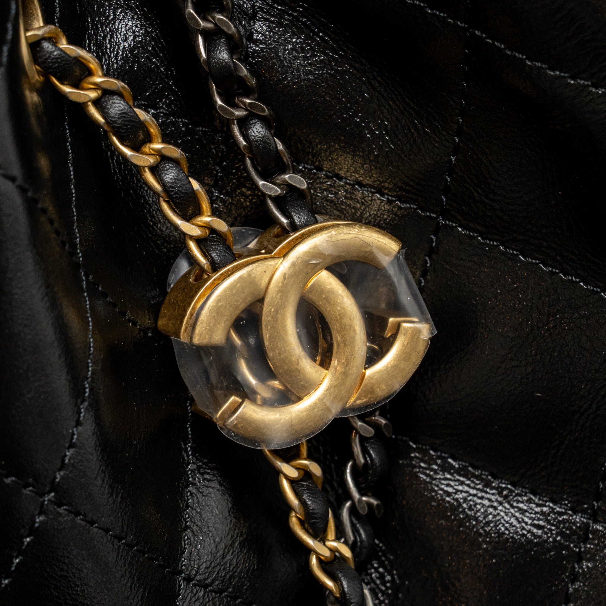 CHANEL SMALL 25 BAG CRUMPLED SHINY CALFSKIN BLACK MULTICOLOUR HARDWARE (MICROCHIP)