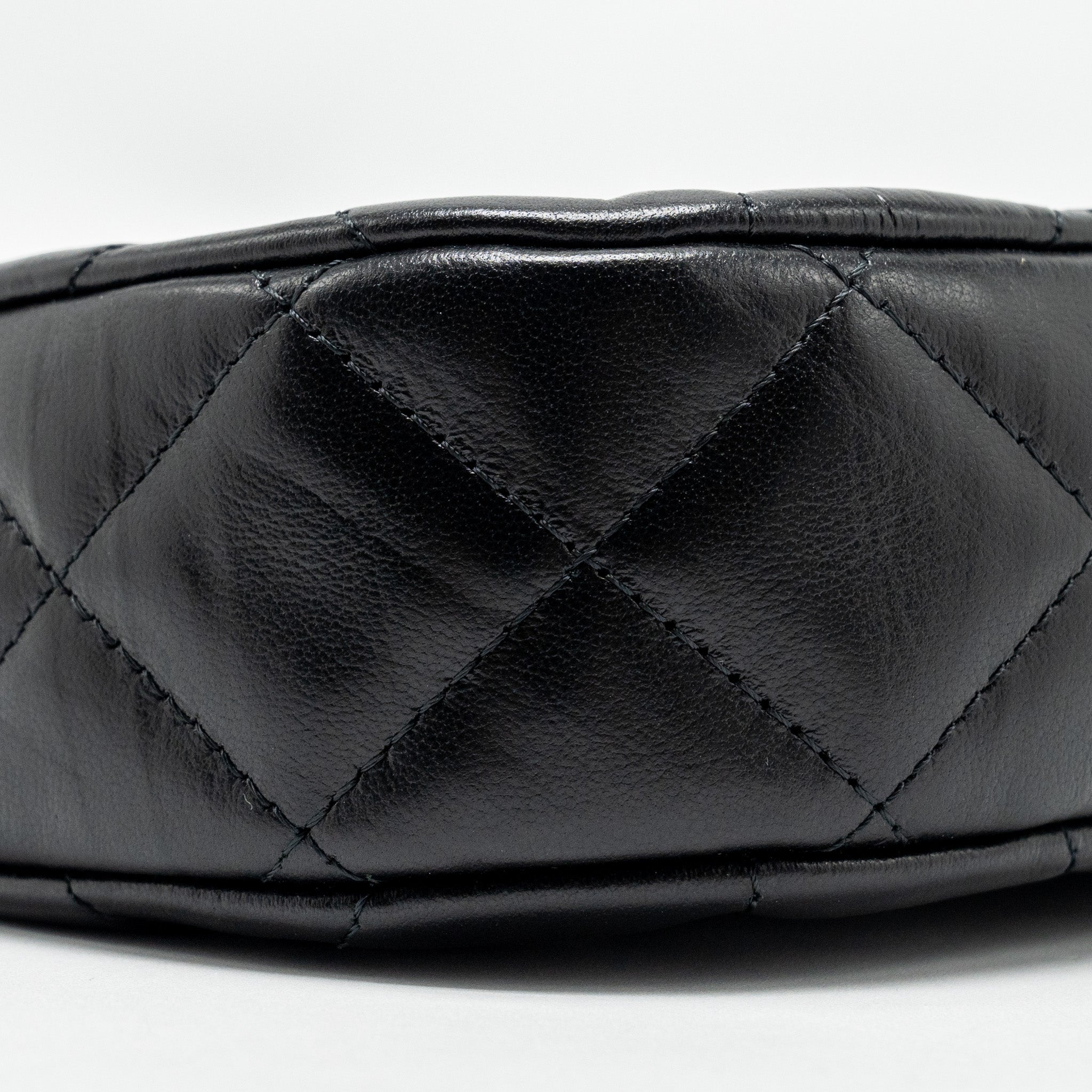 CHANEL 23K SMALL HOBO SHOULDER BAG CALFSKIN BLACK GHW (MICROCHIP)