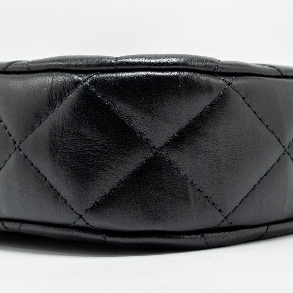 CHANEL 23K SMALL HOBO SHOULDER BAG CALFSKIN BLACK GHW (MICROCHIP)