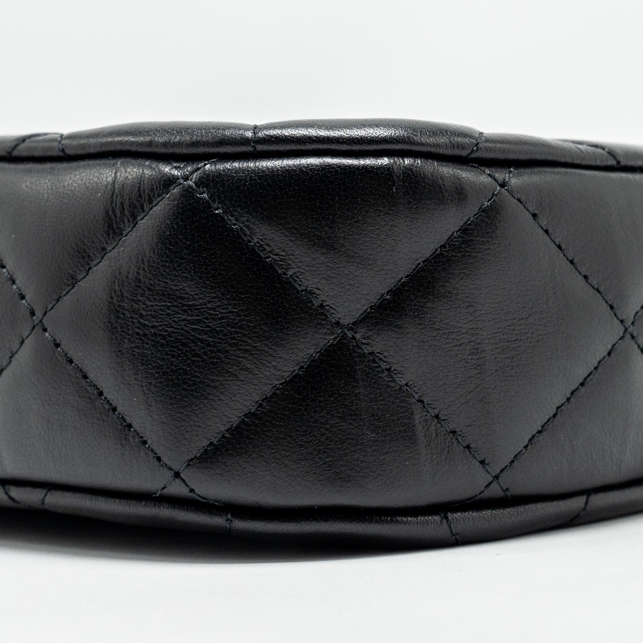 CHANEL 23K SMALL HOBO SHOULDER BAG CALFSKIN BLACK GHW (MICROCHIP)