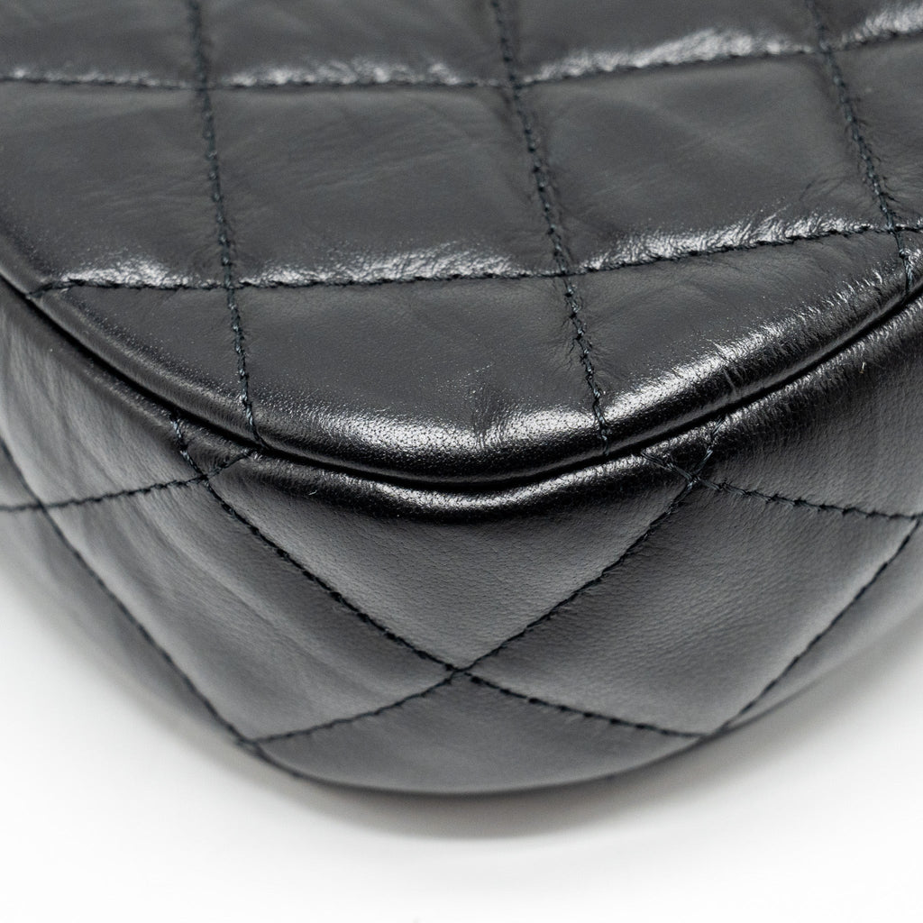 CHANEL 23K SMALL HOBO SHOULDER BAG CALFSKIN BLACK GHW (MICROCHIP)