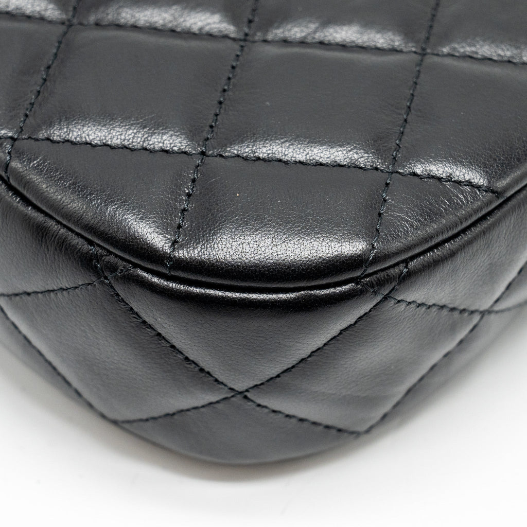 CHANEL 23K SMALL HOBO SHOULDER BAG CALFSKIN BLACK GHW (MICROCHIP)