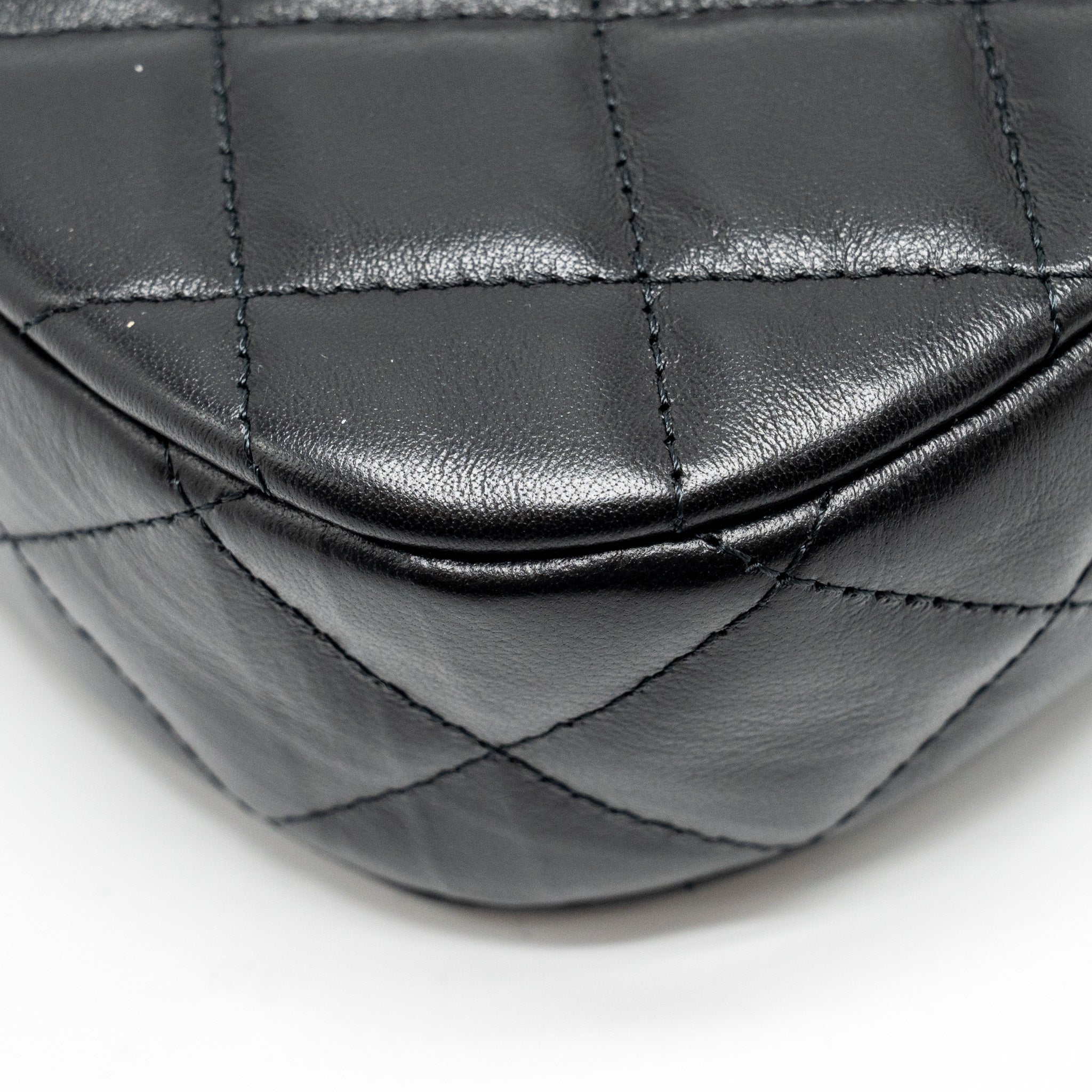 CHANEL 23K SMALL HOBO SHOULDER BAG CALFSKIN BLACK GHW (MICROCHIP)
