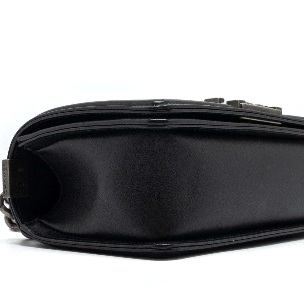 CHANEL SMALL BOY BAG CALFSKIN BLACK RUTHENIUM SILVER HARDWARE