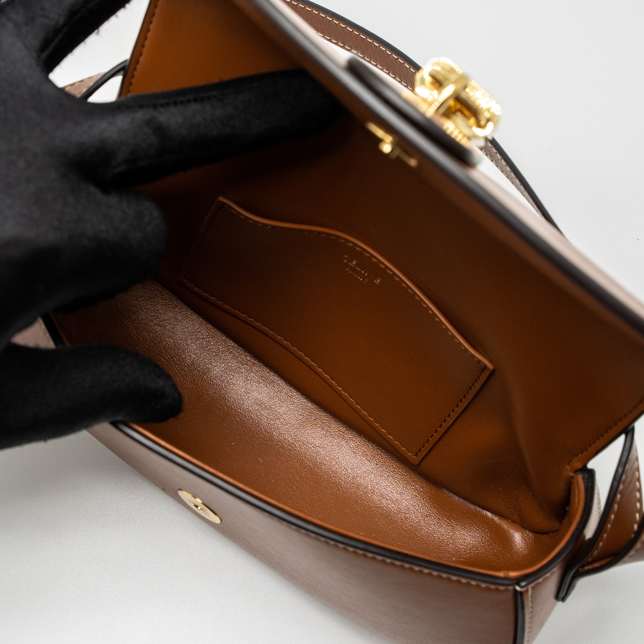 CELINE CLUTCH ON STRAP TABOU CALFSKIN TAN GHW