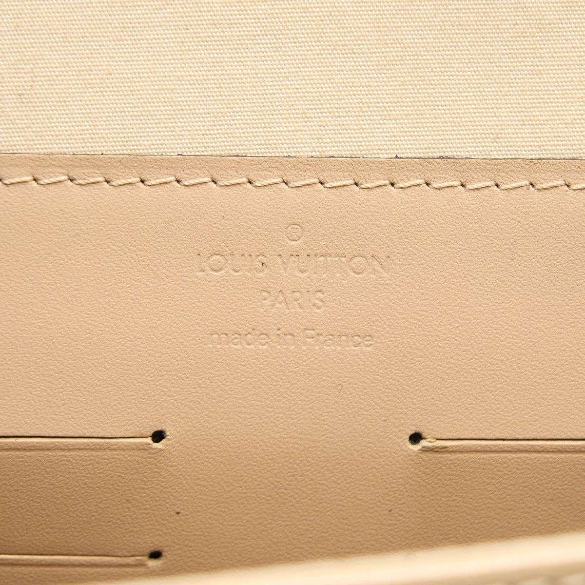 LOUIS VUITTON ANA VERNIS CLUTCH WITH CHAIN PATENT BEIGE GHW