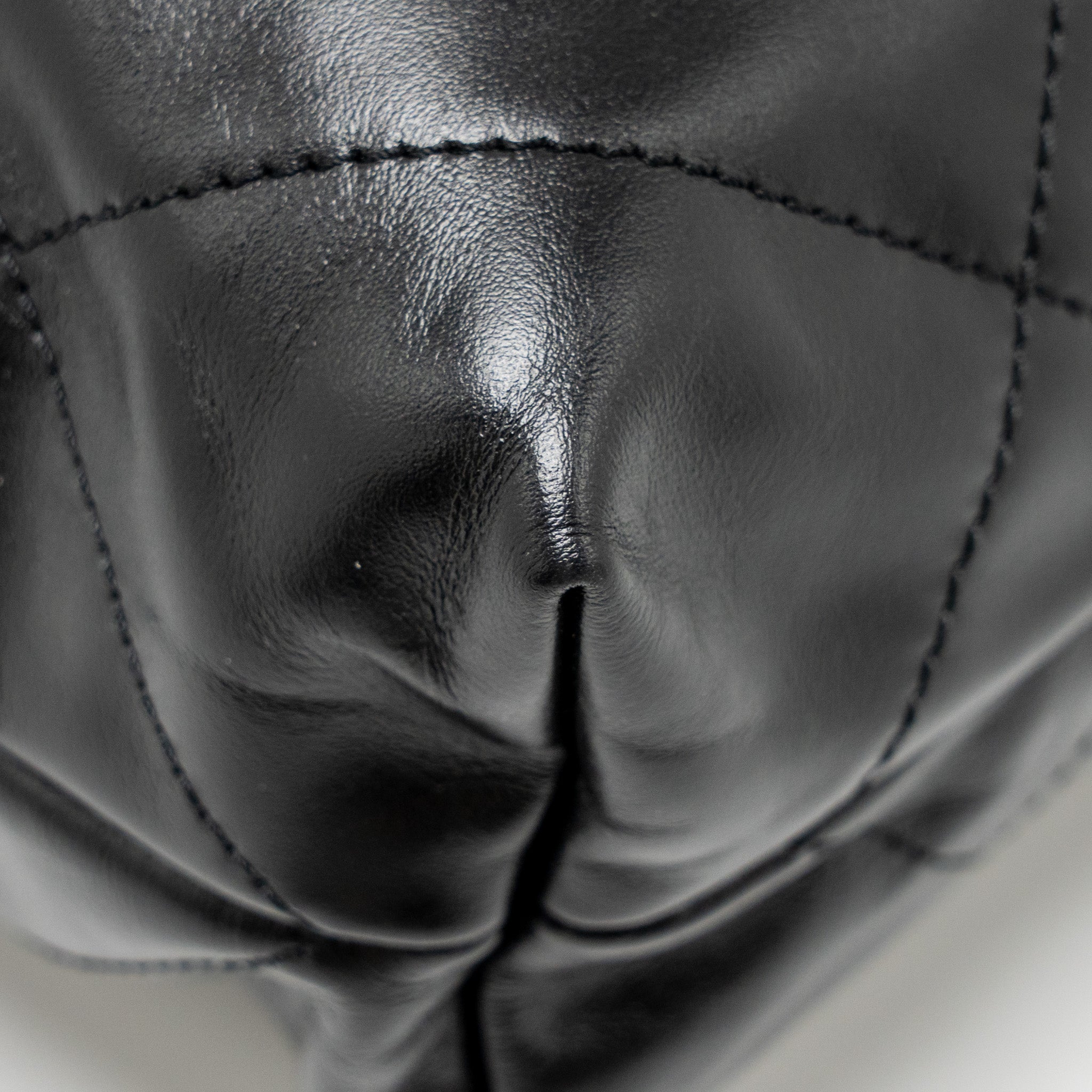 CHANEL SMALL 22BAG SHINY CALFSKIN BLACK GHW (MICROCHIP)