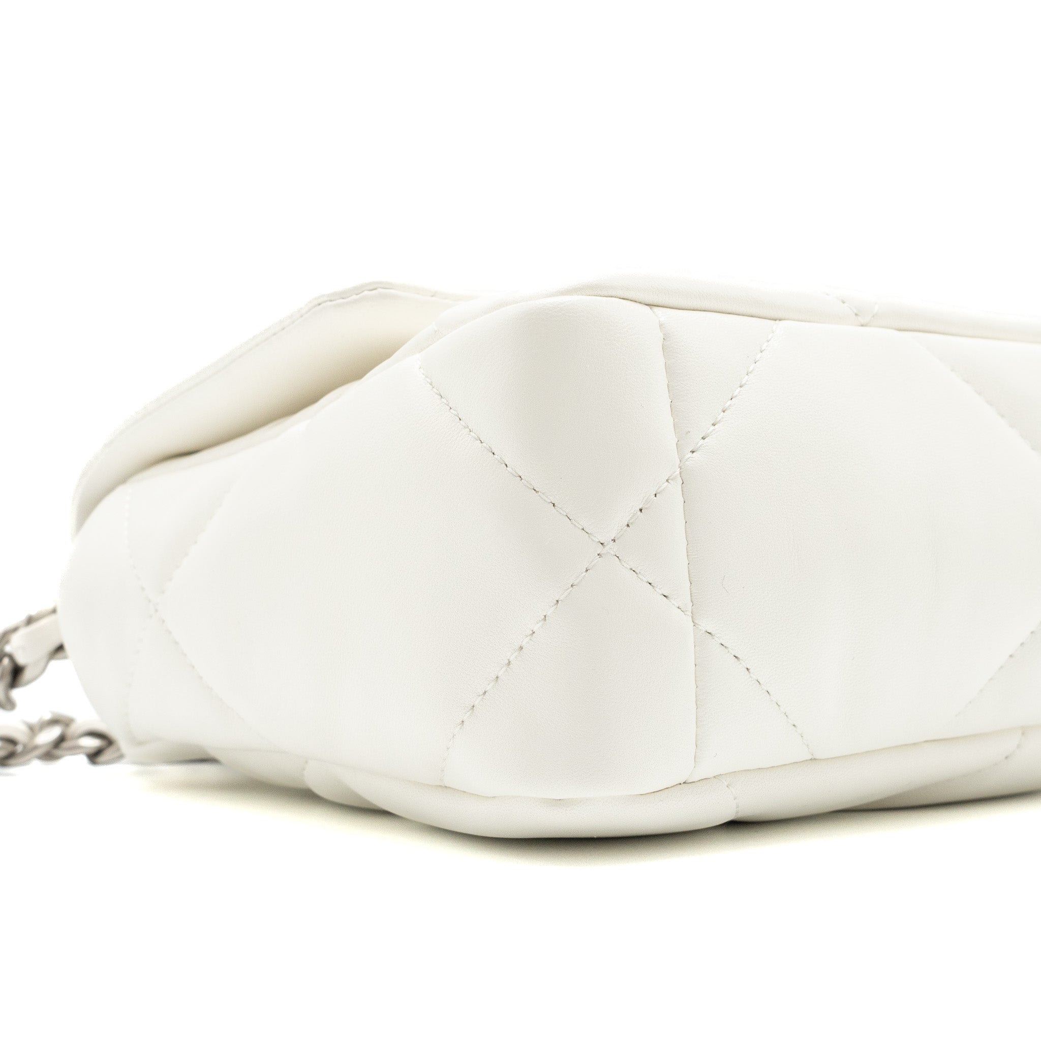CHANEL SMALL 19 BAG LAMBSKIN WHITE MULTICOLOUR HARDWARE (MICROCHIP)