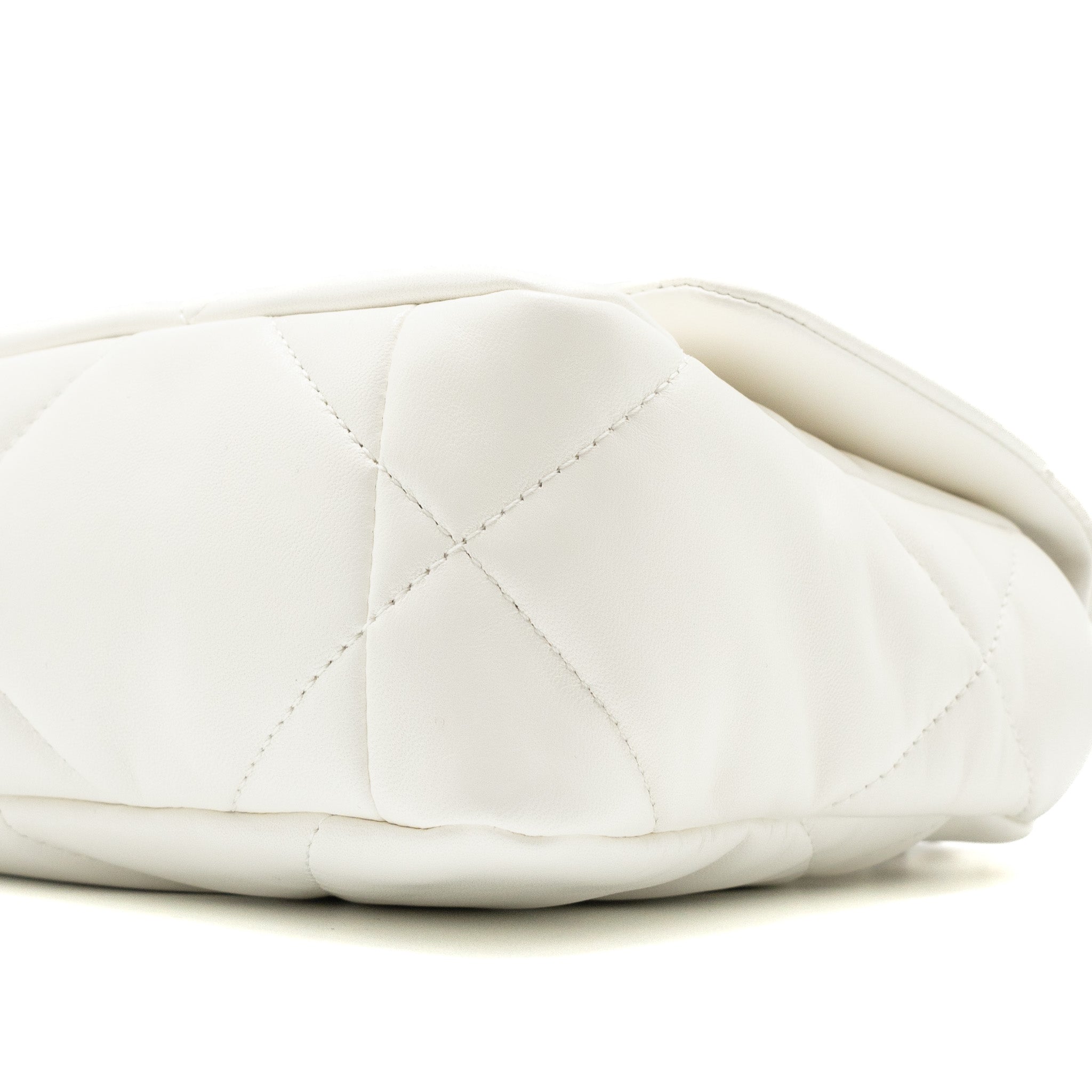 CHANEL SMALL 19 BAG LAMBSKIN WHITE MULTICOLOUR HARDWARE (MICROCHIP)