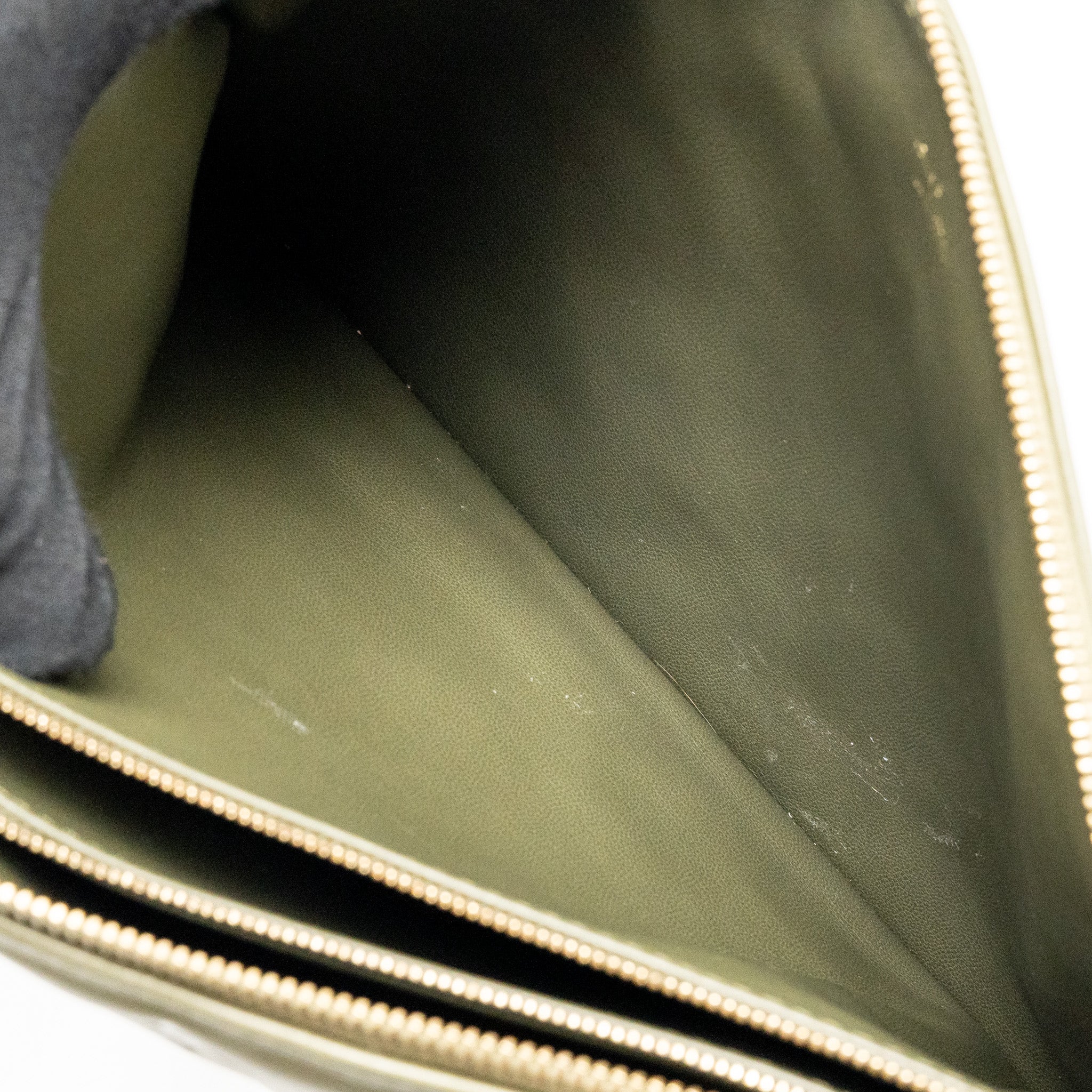 LOUIS VUITTON COUSSIN MM MONOGRAM-EMBOSSED PUFFY LAMBSKIN KHAKI GHW